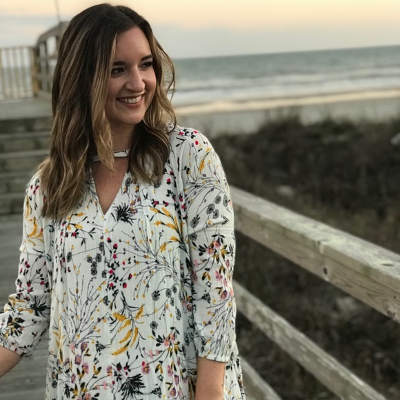 Meet your Posher, Whitney - Picture 1 of 1